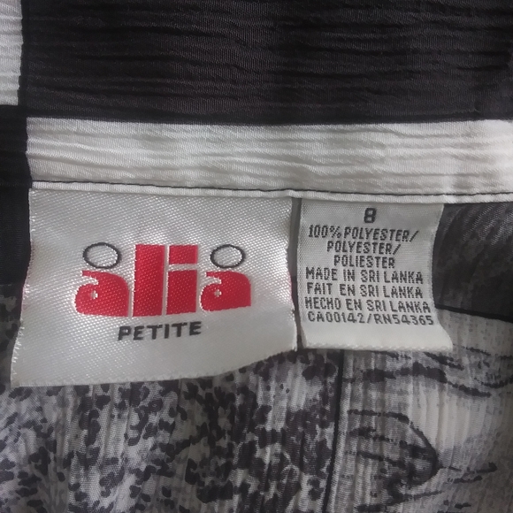 Vintage 80s Black & White Geometric Print Top - Picture 3 of 11